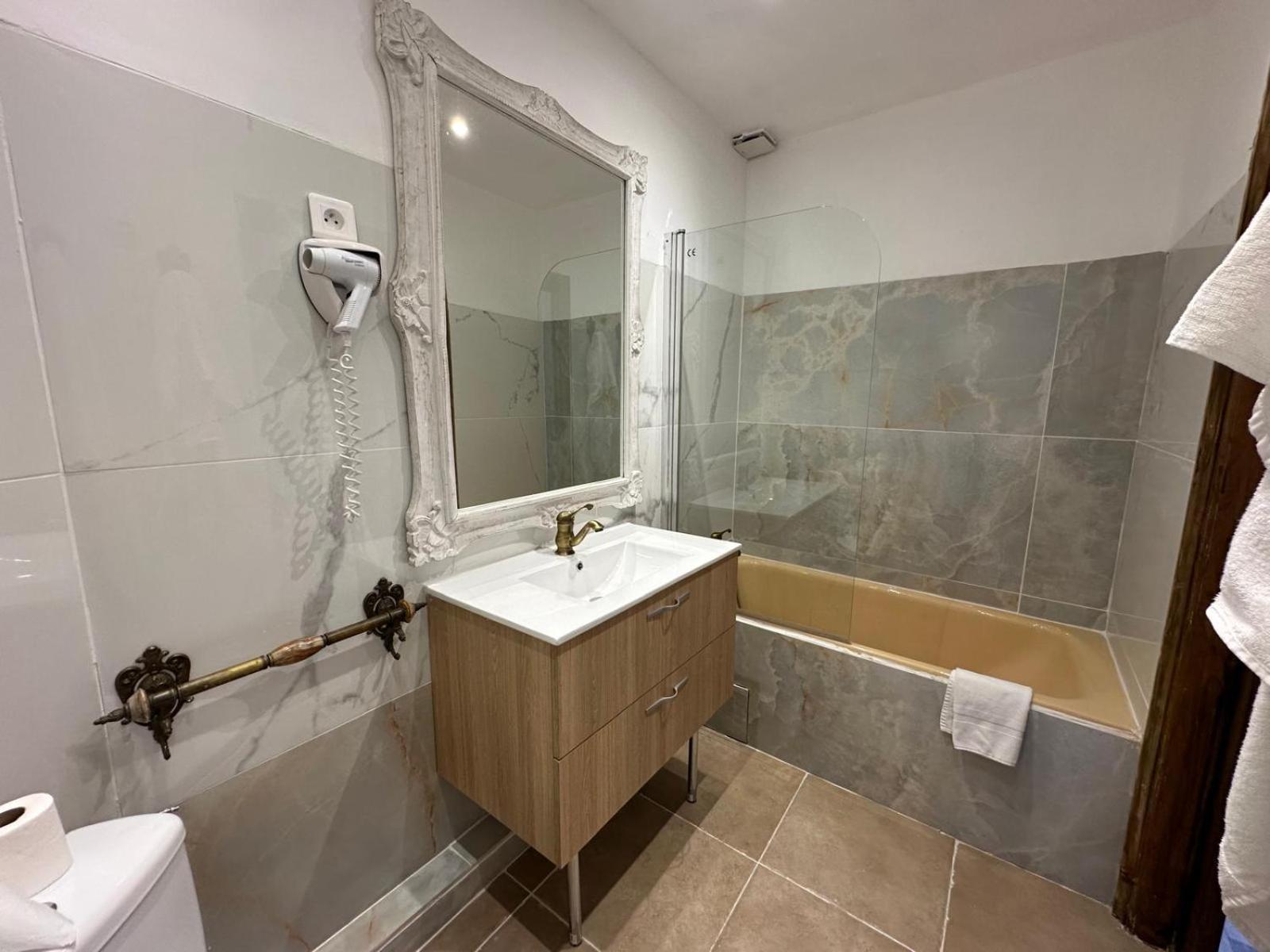L'Hotel Du Bastier Ginasservis Dış mekan fotoğraf